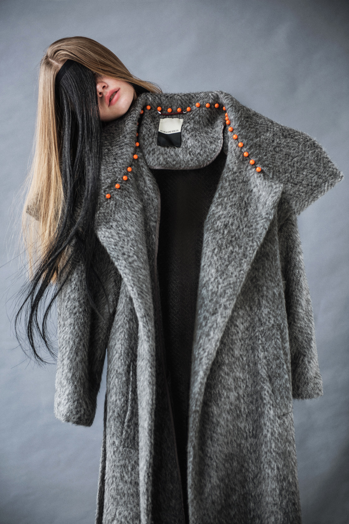 Палто By Malene Birger и аксесоар Ann Demeulemeester от Plus Zero Concept Store