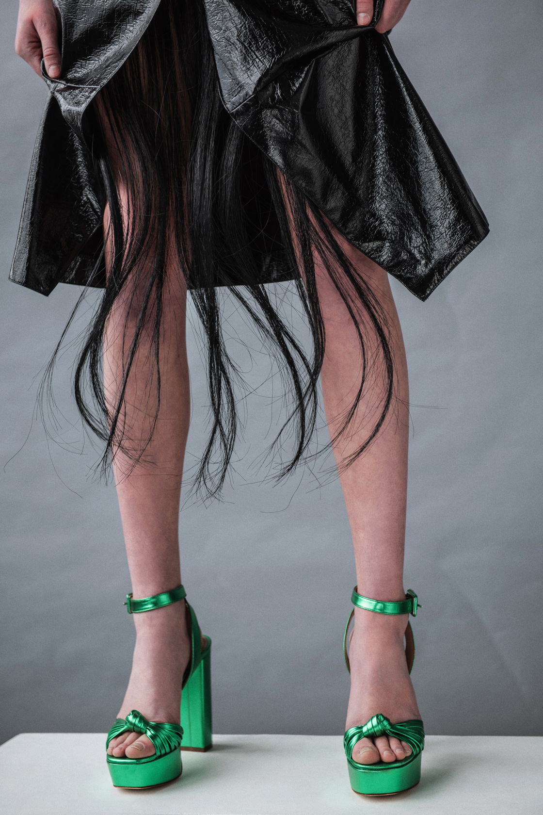 Пола и сандали H&M, аксесоар Ann Demeulemeester от Plus Zero Concept Store