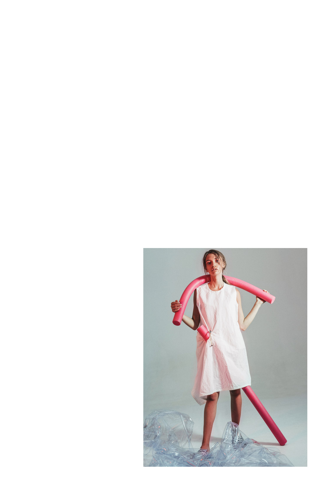рокля Marni от Plus Zero, чехли adidas Originals