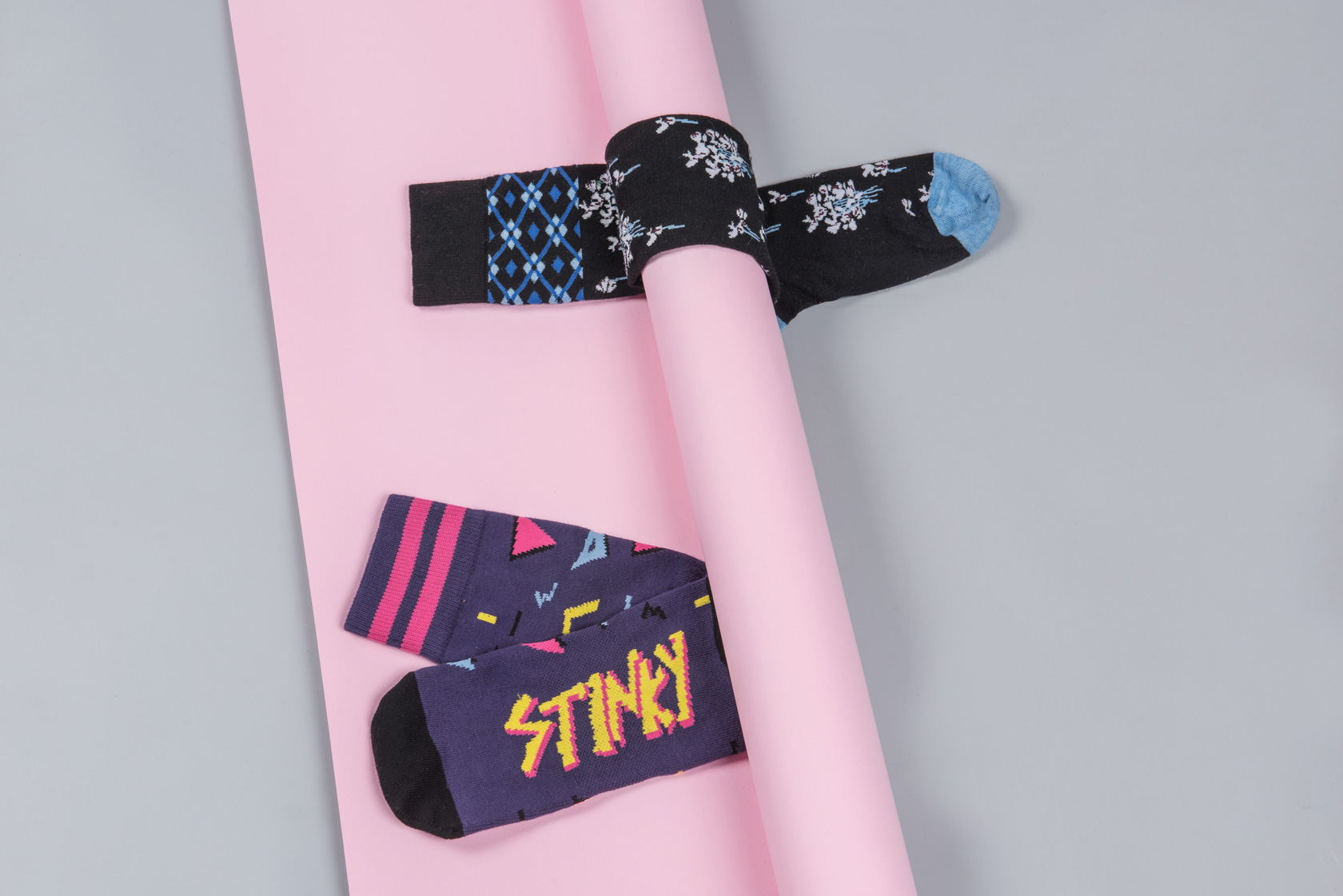 Лилави чорапи Stinky Socks, чорапи на цветя Erdem x H&M