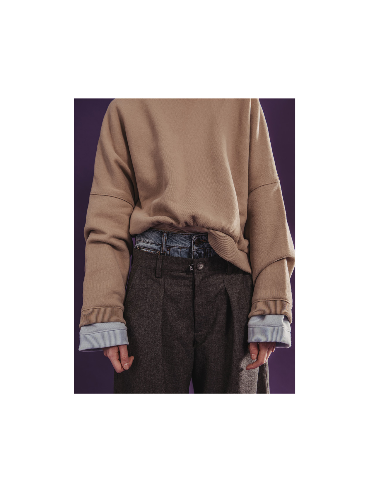 суитшърти H&M, дънки Maison Margiela от Plus Zero Concept Store, панталон Lame God