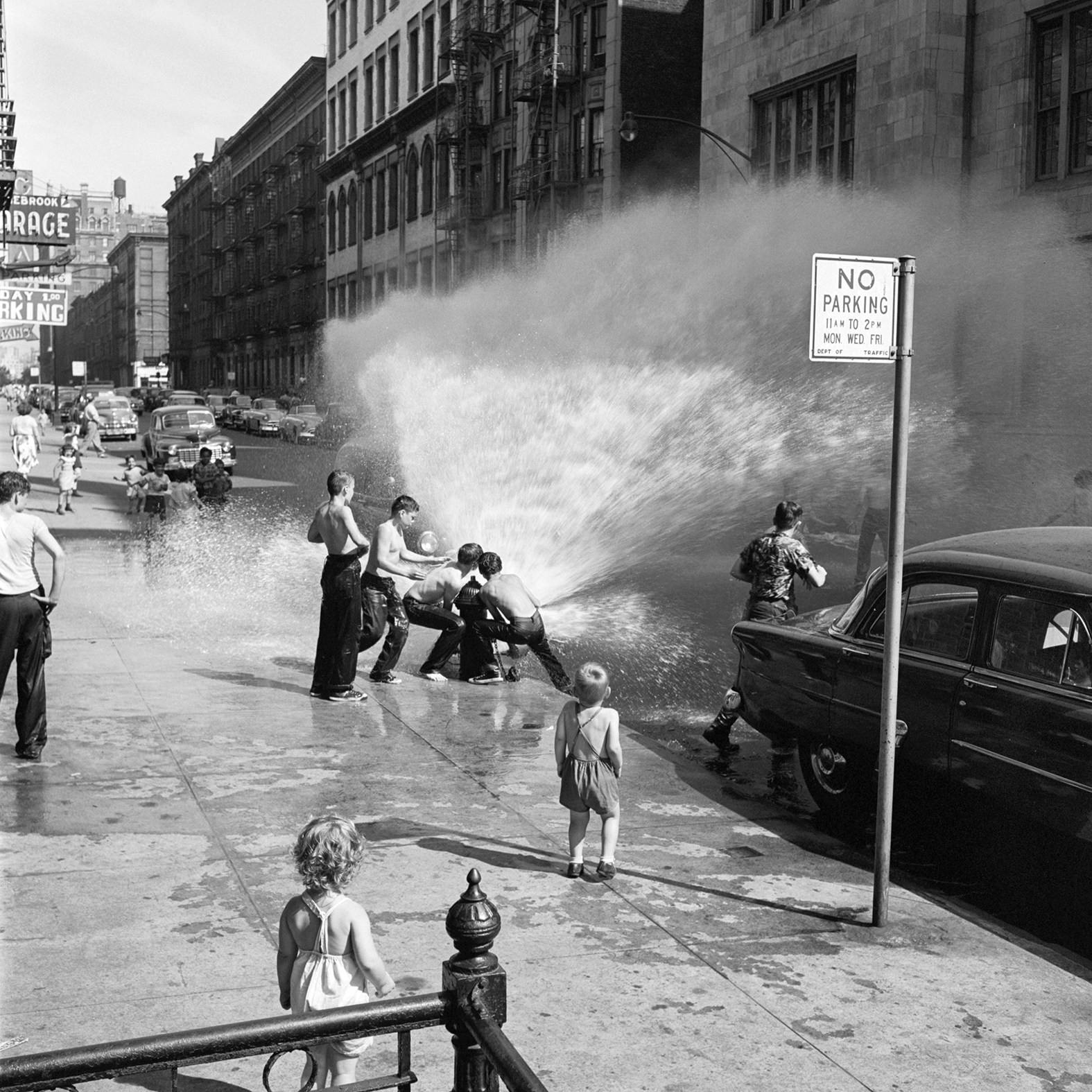 New York, NY, June 1954©Estate of Vivian