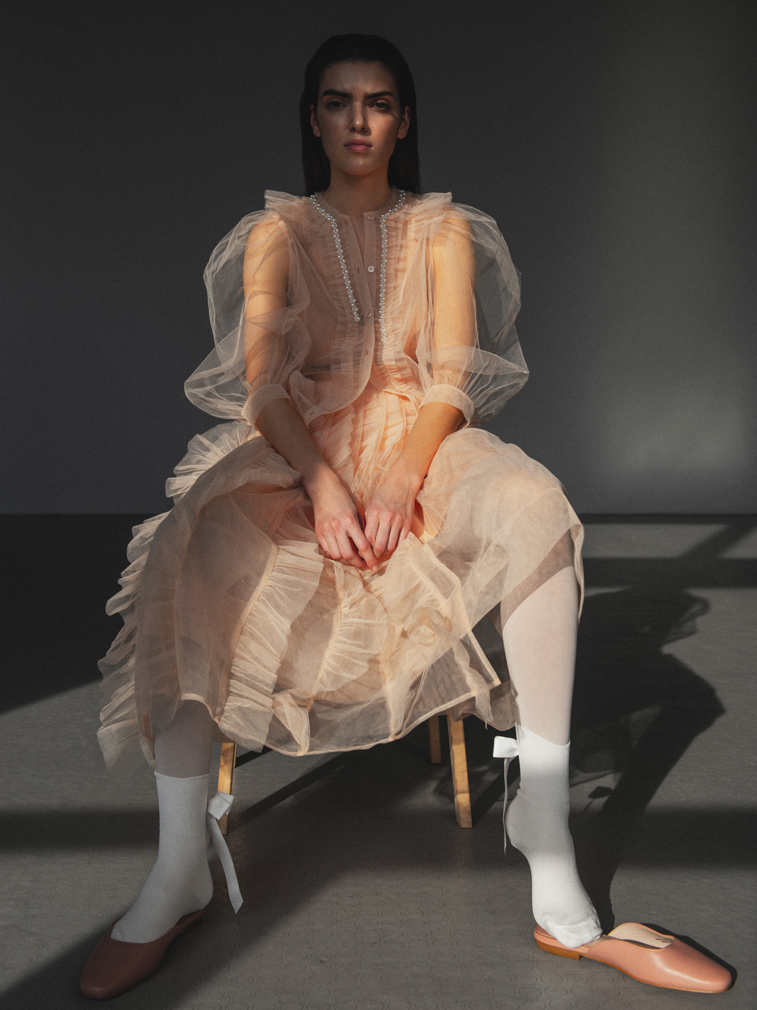 блуза, пола и чорапи Simone Rocha x H&M, чорапогащник  Swedish Stockings, обувки H&M